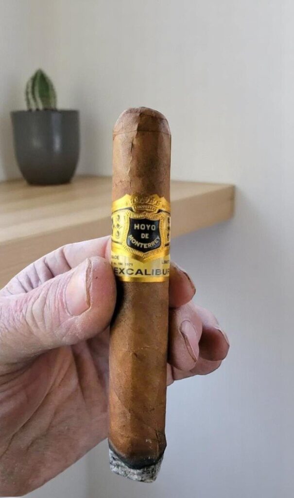 บุหรี่นอก Hoyo De Monterrey Excalibur 4 1/2×50 (20มวน)พร้อมส่ง