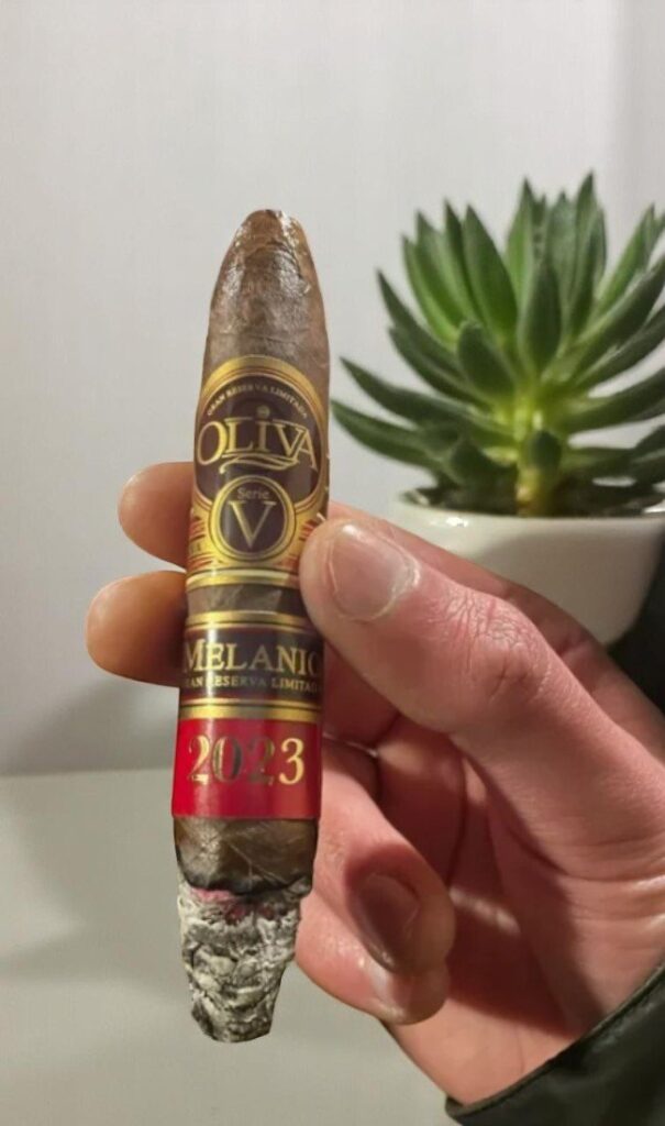 บุหรี่นอก Oliva Serie V Melanio Edición Año 2023 Figuriño 5½x50 (10มวน)พร้อมส่ง
