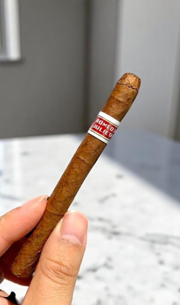 Romeo y Julieta Puritos 4¹⁄4×22 (5มวน) | Romeo y Julieta Puritos 4 22